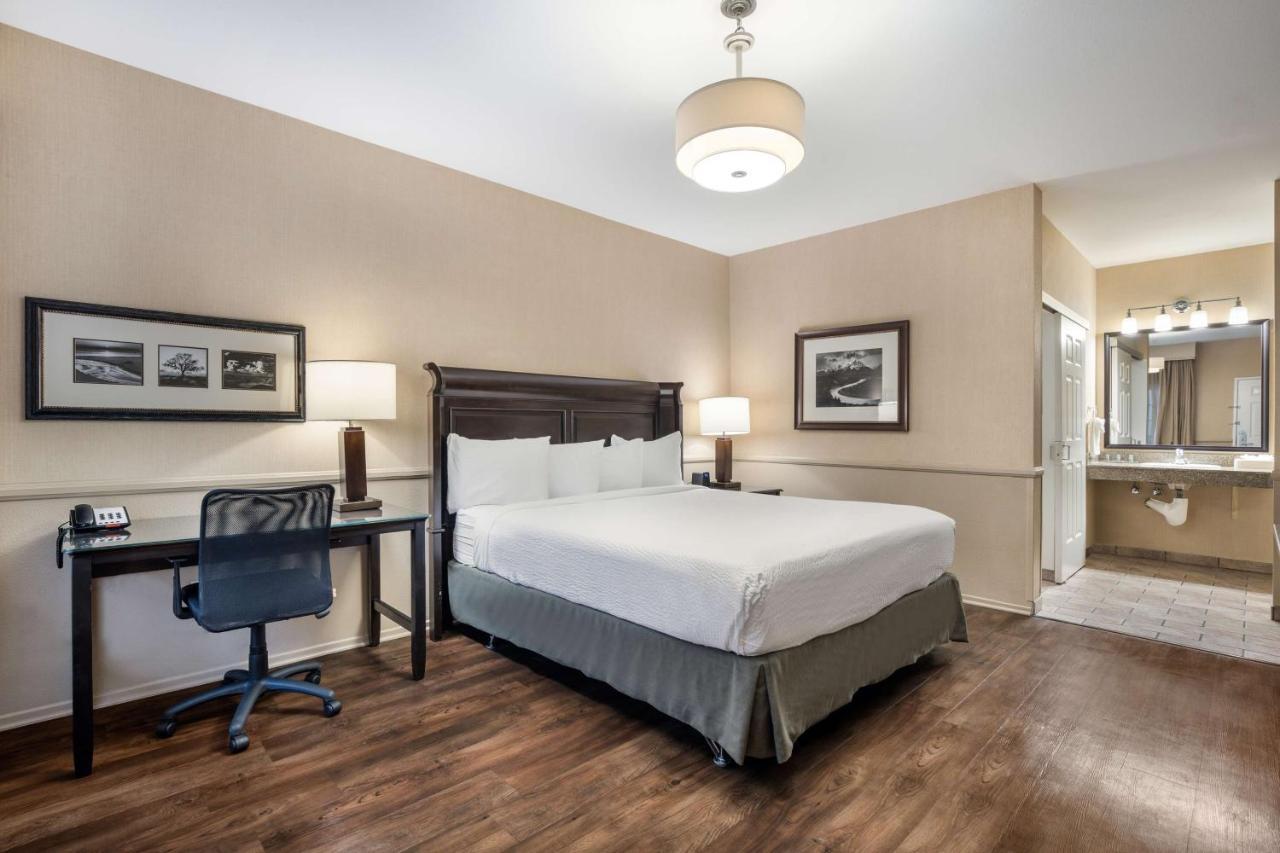 Best Western Corona Hotel & Suites Esterno foto