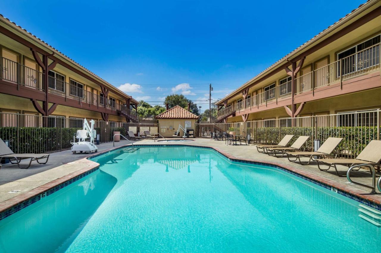 Best Western Corona Hotel & Suites Esterno foto